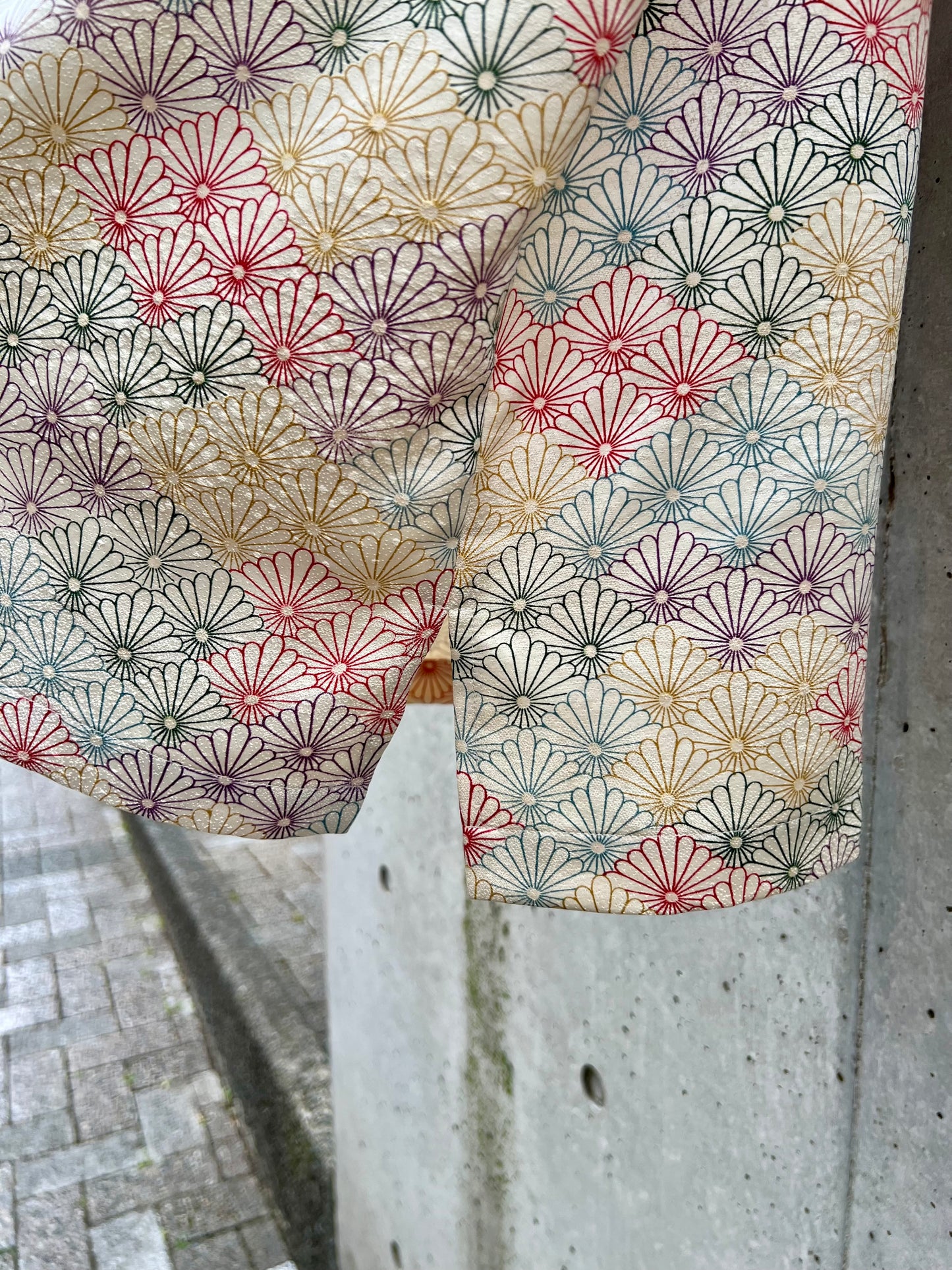 Vintage Kimono - Chrysanthemum Wave Pattern - Champagne gold